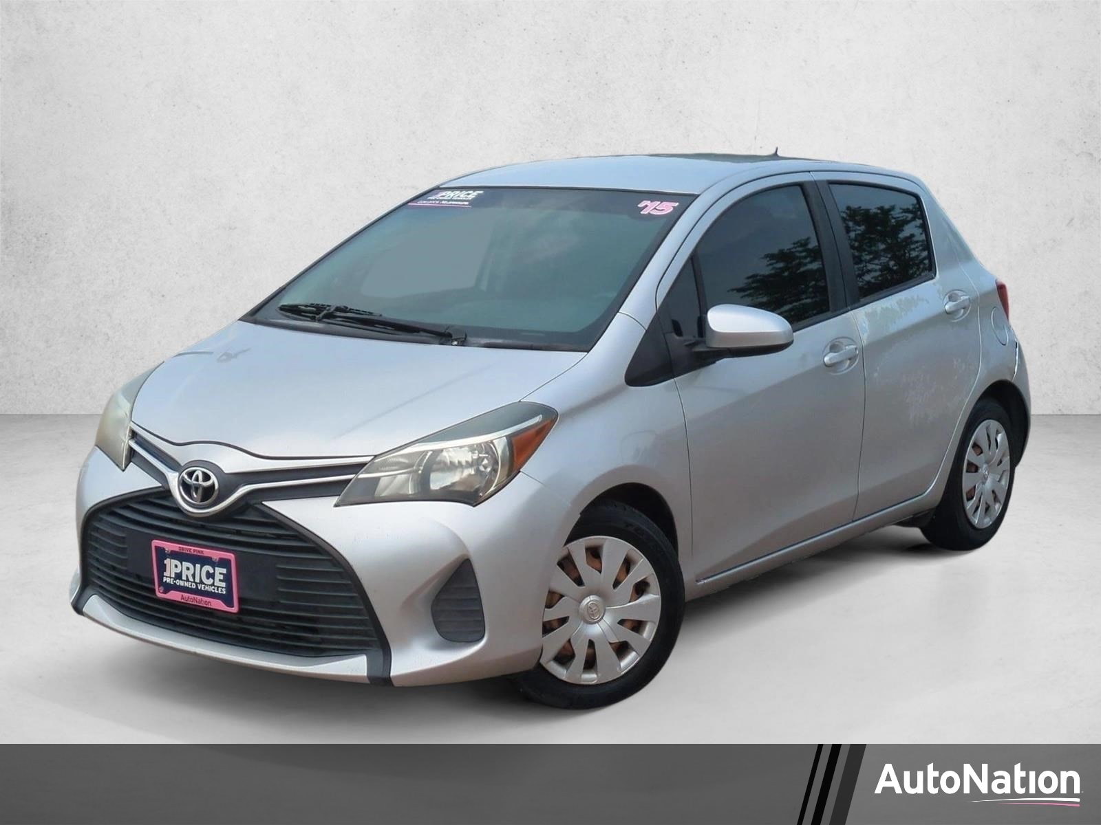 2015 Toyota Yaris L 5-Door Liftback AT's photo