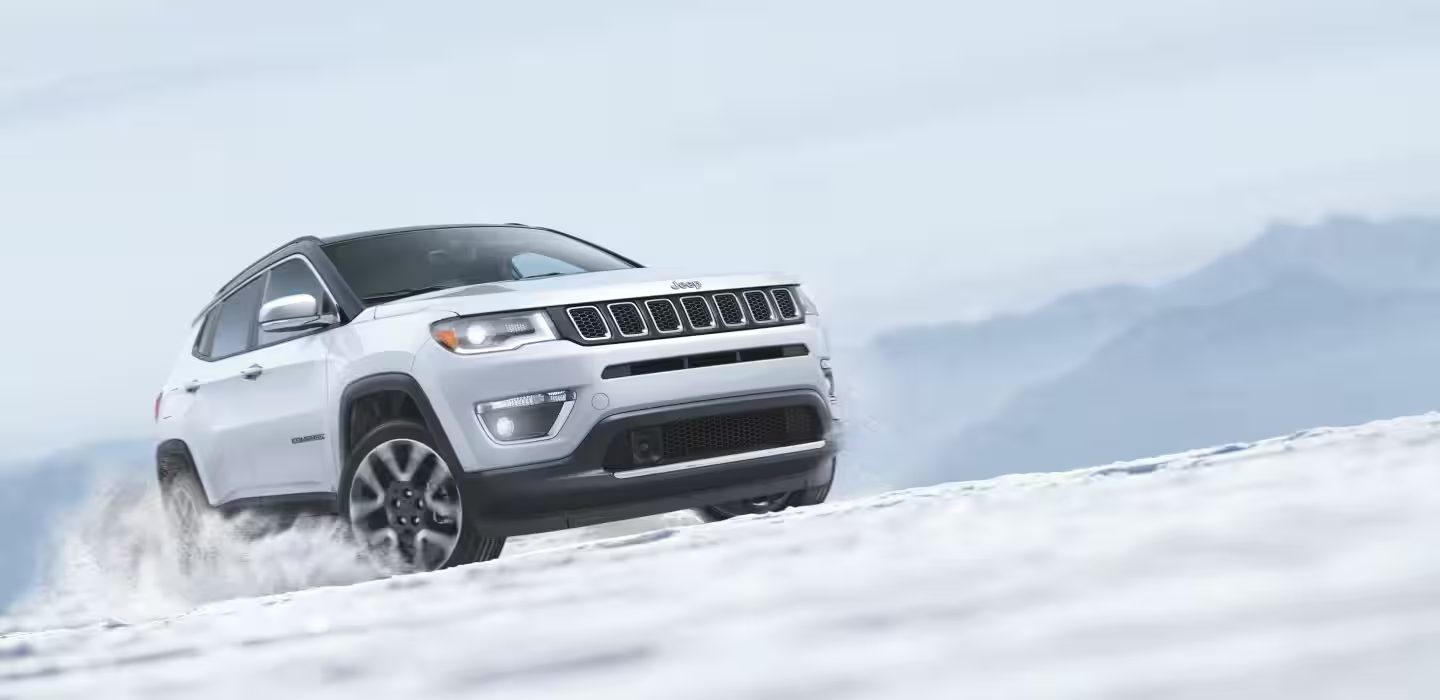 Jeep 4x4 on Snow