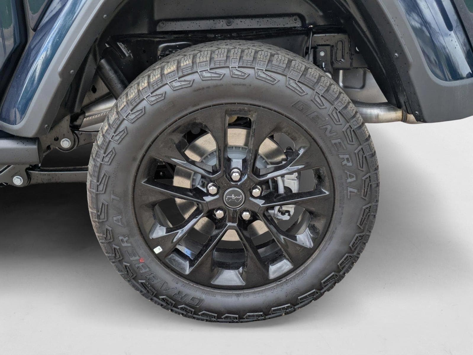 2025 Jeep Gladiator Nighthawk - Photo 10
