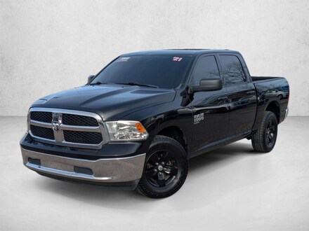2021 Ram 1500 SLT Crew Cab Pickup