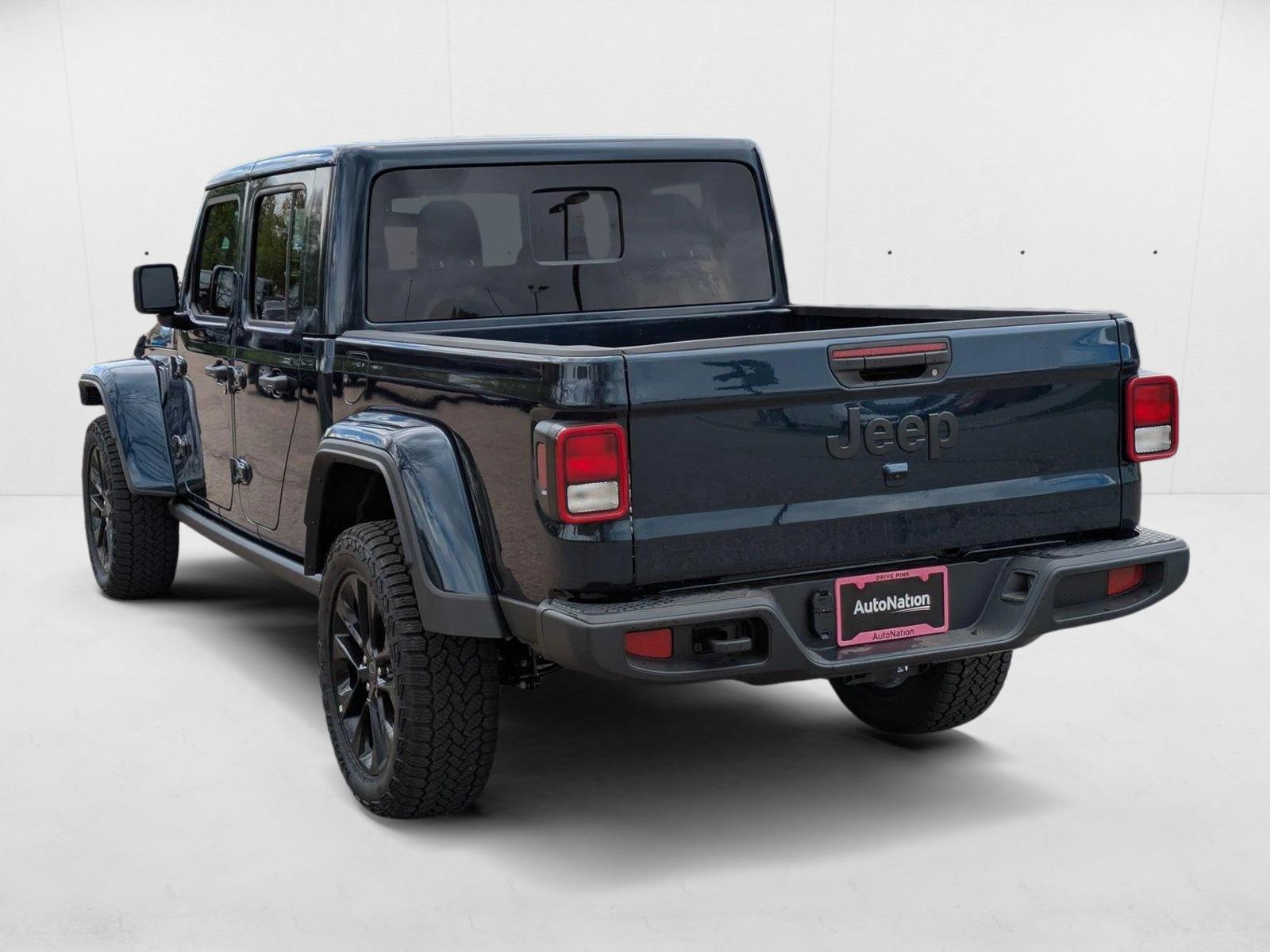 2025 Jeep Gladiator Nighthawk - Photo 9