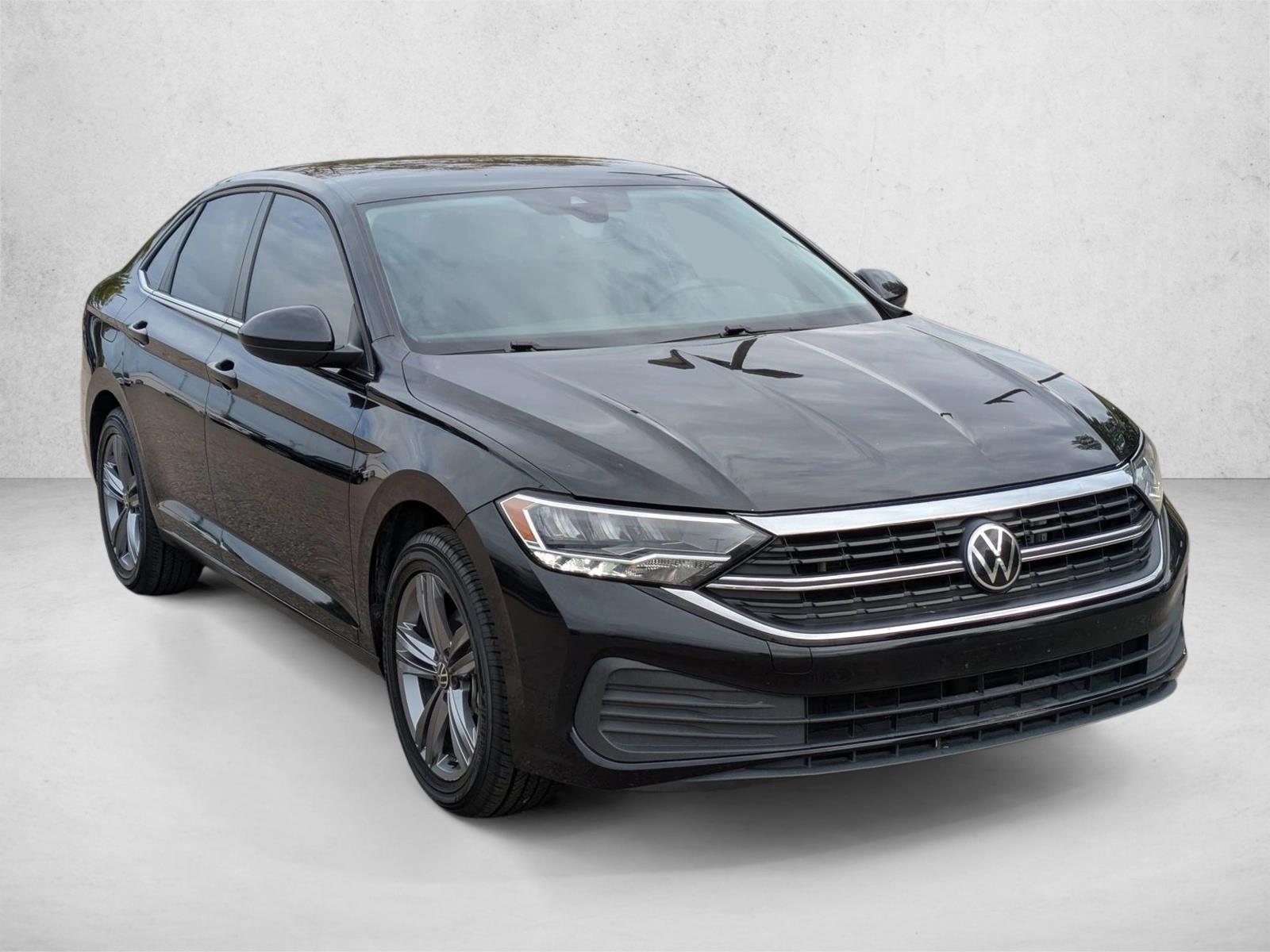 2023 Volkswagen Jetta SE photo 3