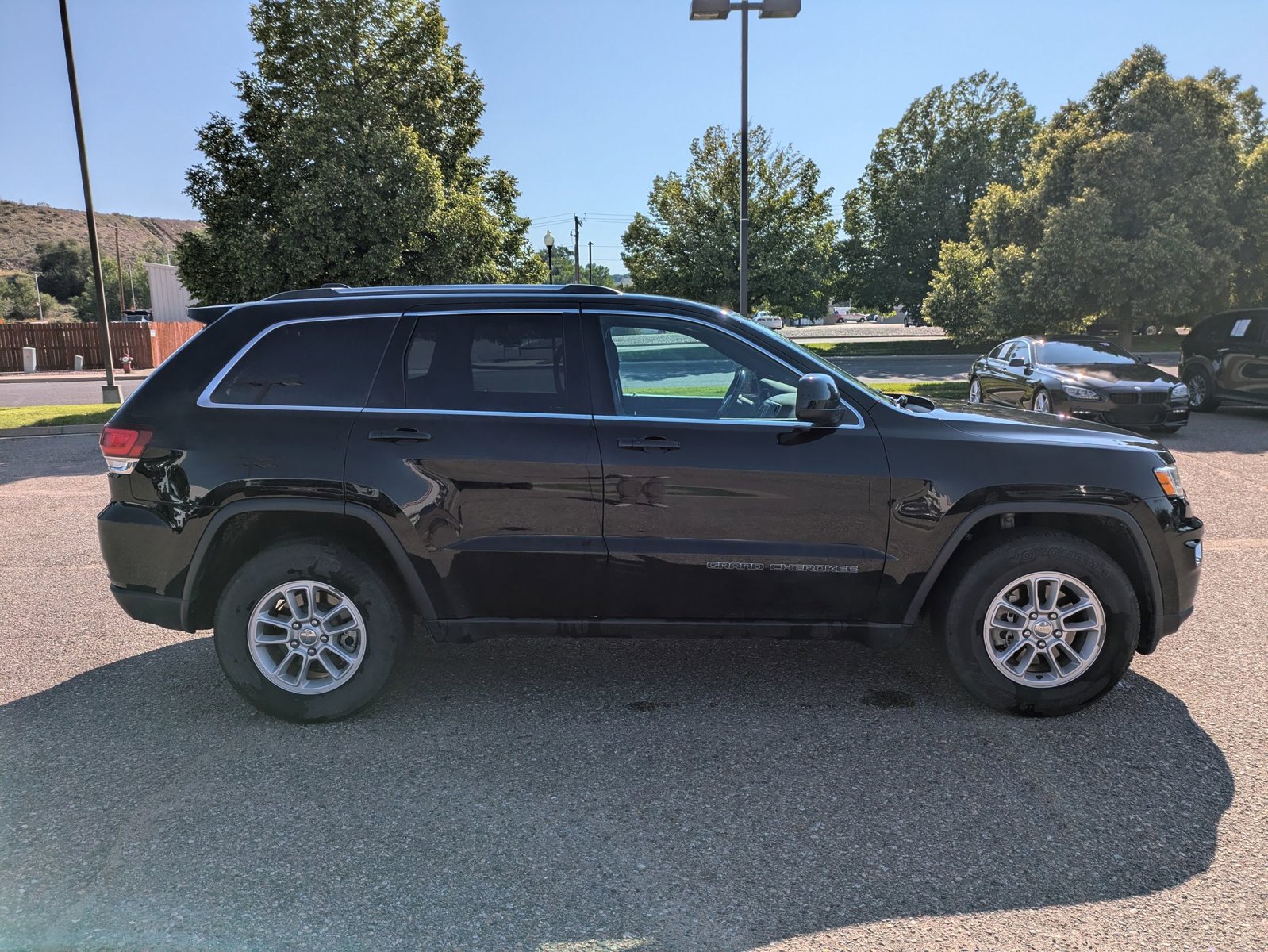 2020 Jeep Grand Cherokee Laredo E photo 3
