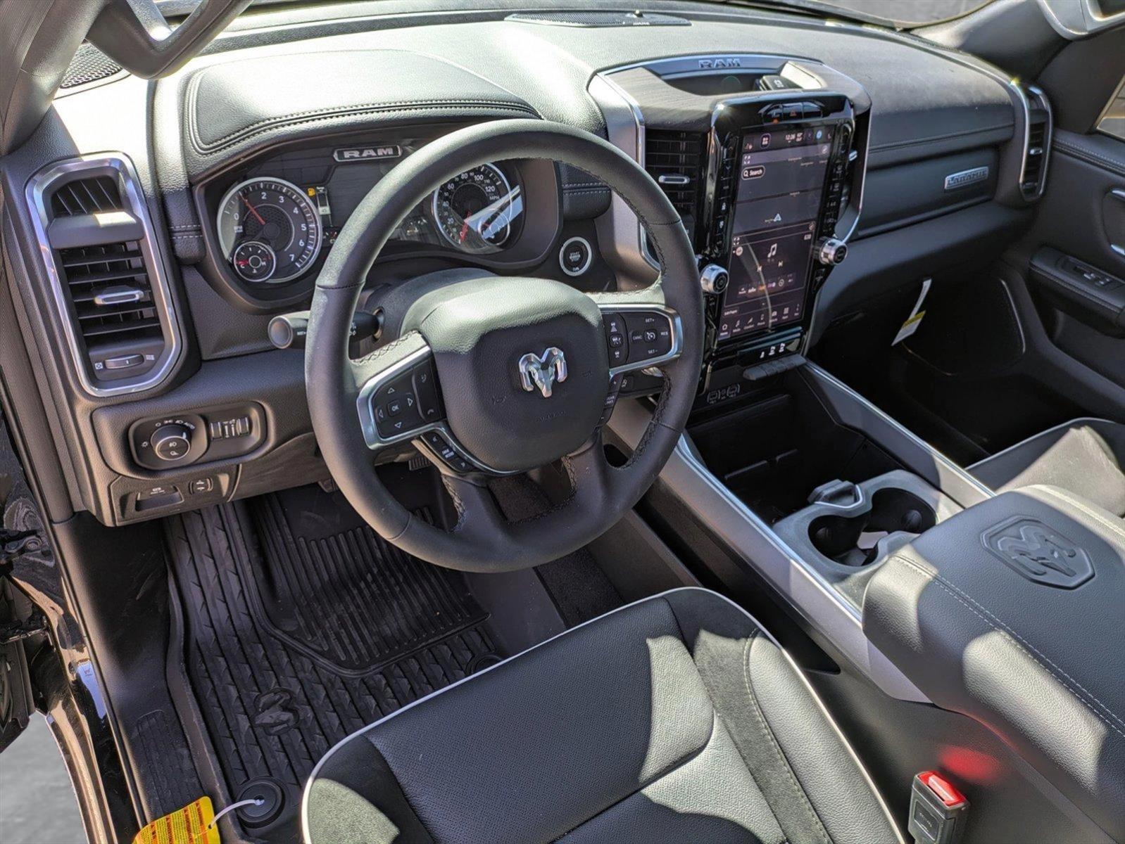 2025 Ram 1500 Laramie photo 3