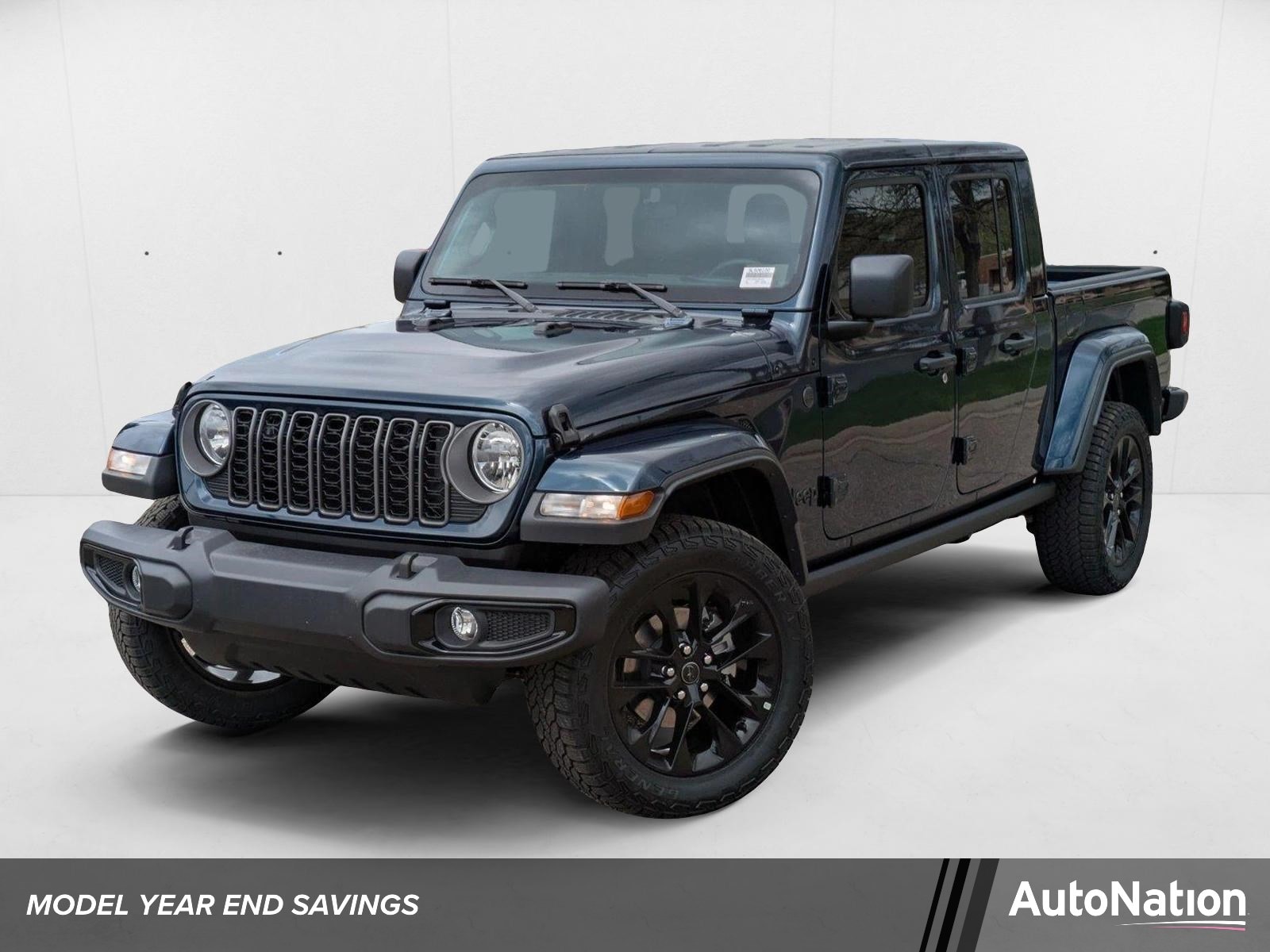 2025 Jeep Gladiator Nighthawk Auto's photo