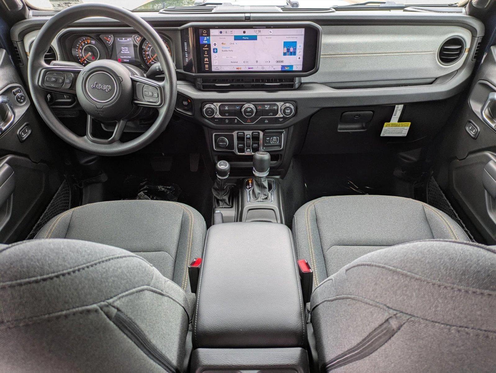 2025 Jeep Gladiator Nighthawk - Photo 14