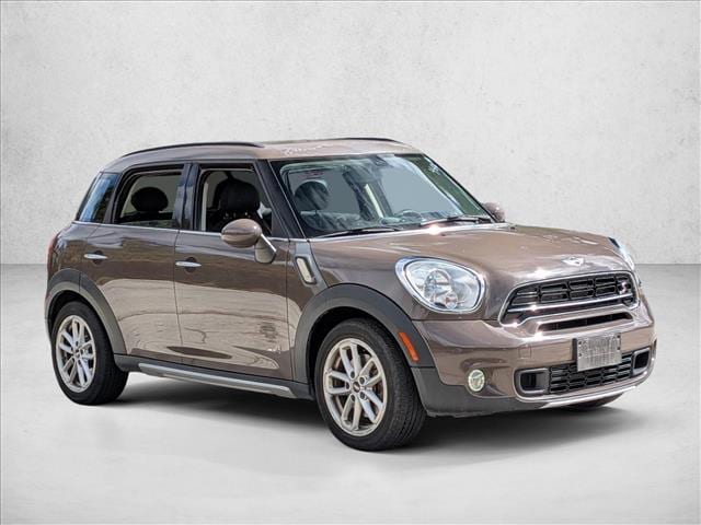 2015 MINI Countryman Cooper S photo 3