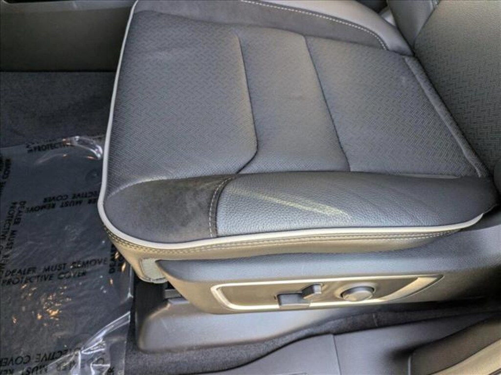 New 2025 Ram 1500 Laramie Truck Crew Cab