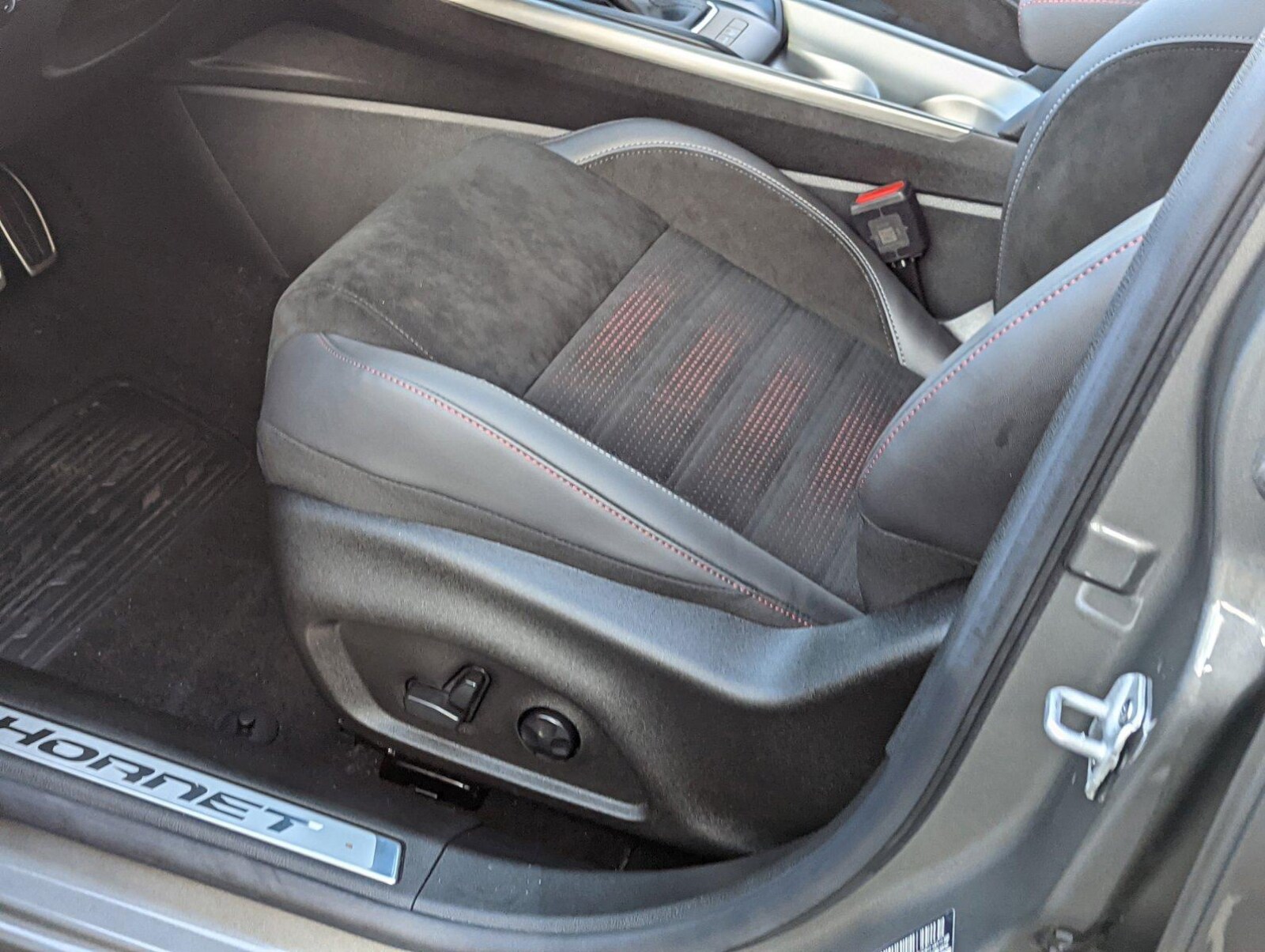 2024 Dodge Hornet R/T Plus photo 4