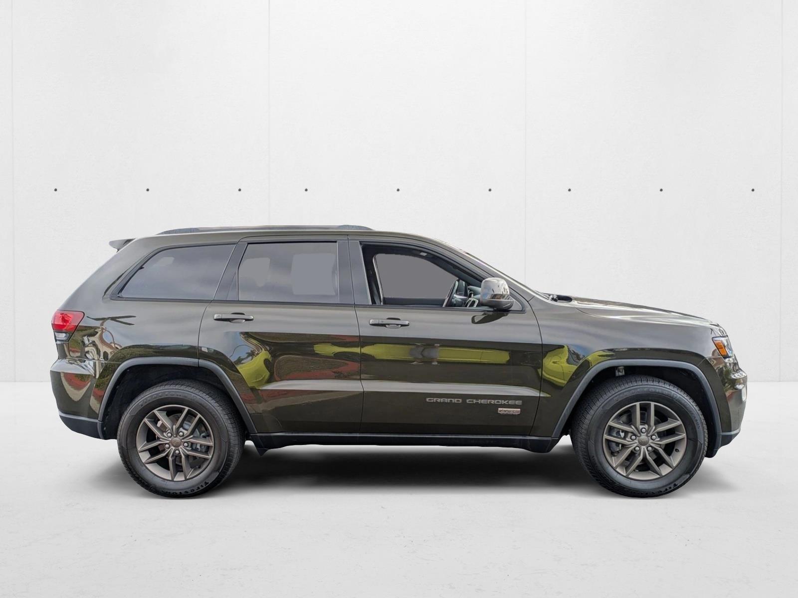 2017 Jeep Grand Cherokee Laredo photo 4