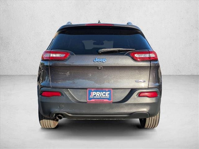 2015 Jeep Cherokee Latitude FWD photo 6