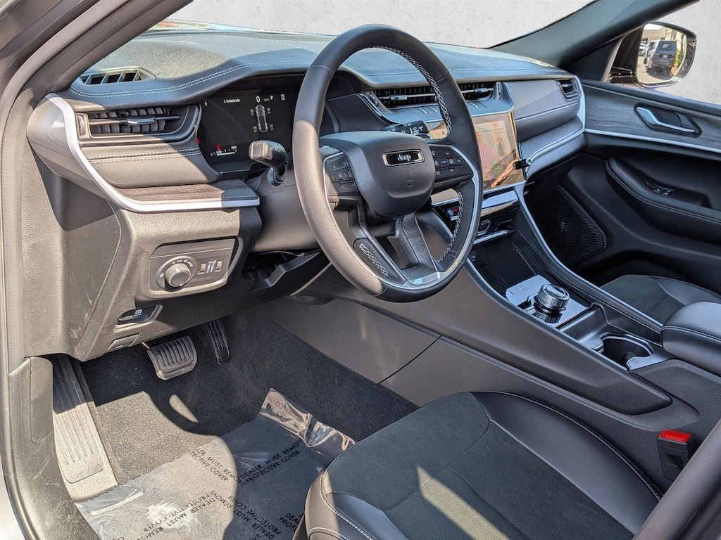 New 2026 Jeep Grand Cherokee Laredo Altitude SUV