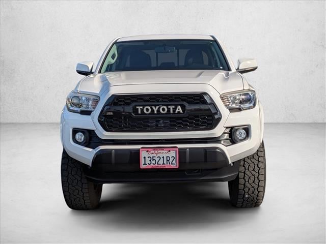2016 Toyota Tacoma SR5 V6 photo 3