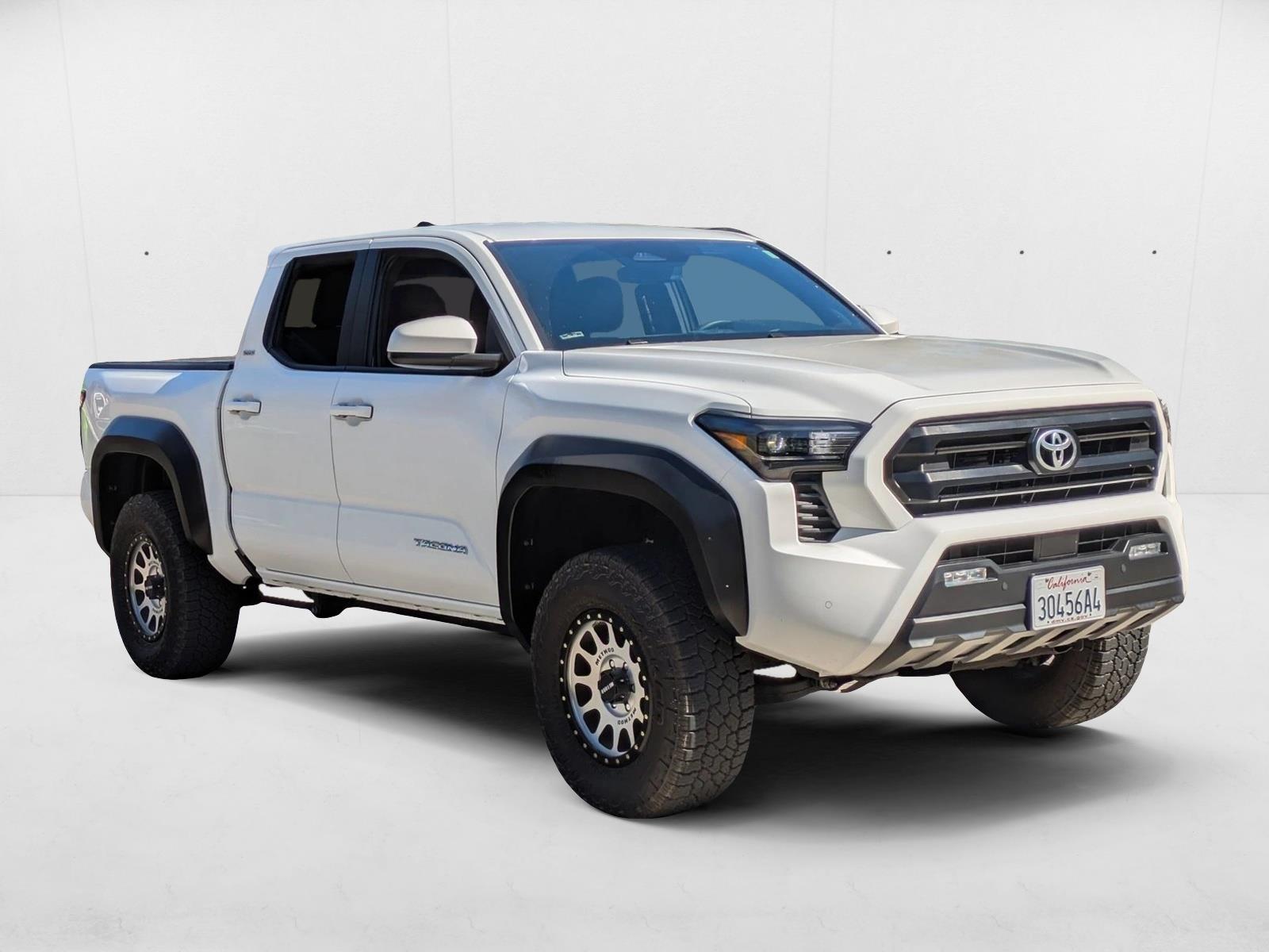 2024 Toyota Tacoma SR5 photo 3