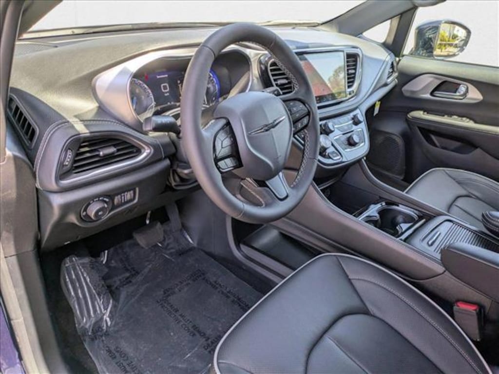 New 2025 Chrysler Pacifica Limited Van Passenger Van