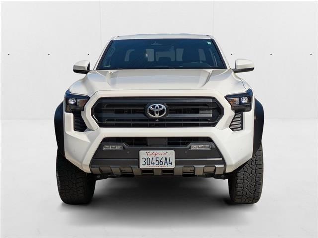2024 Toyota Tacoma SR5 photo 2