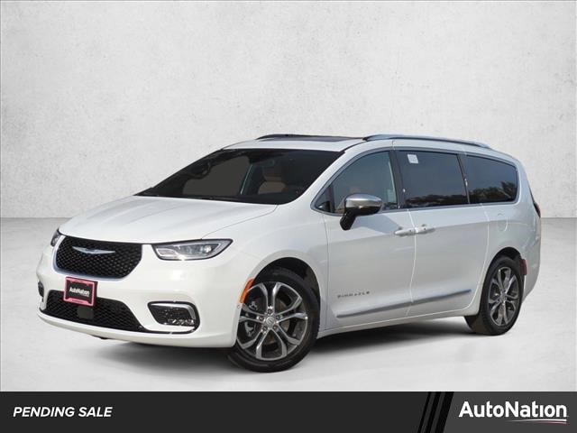 2026 Chrysler Pacifica Pinnacle's photo