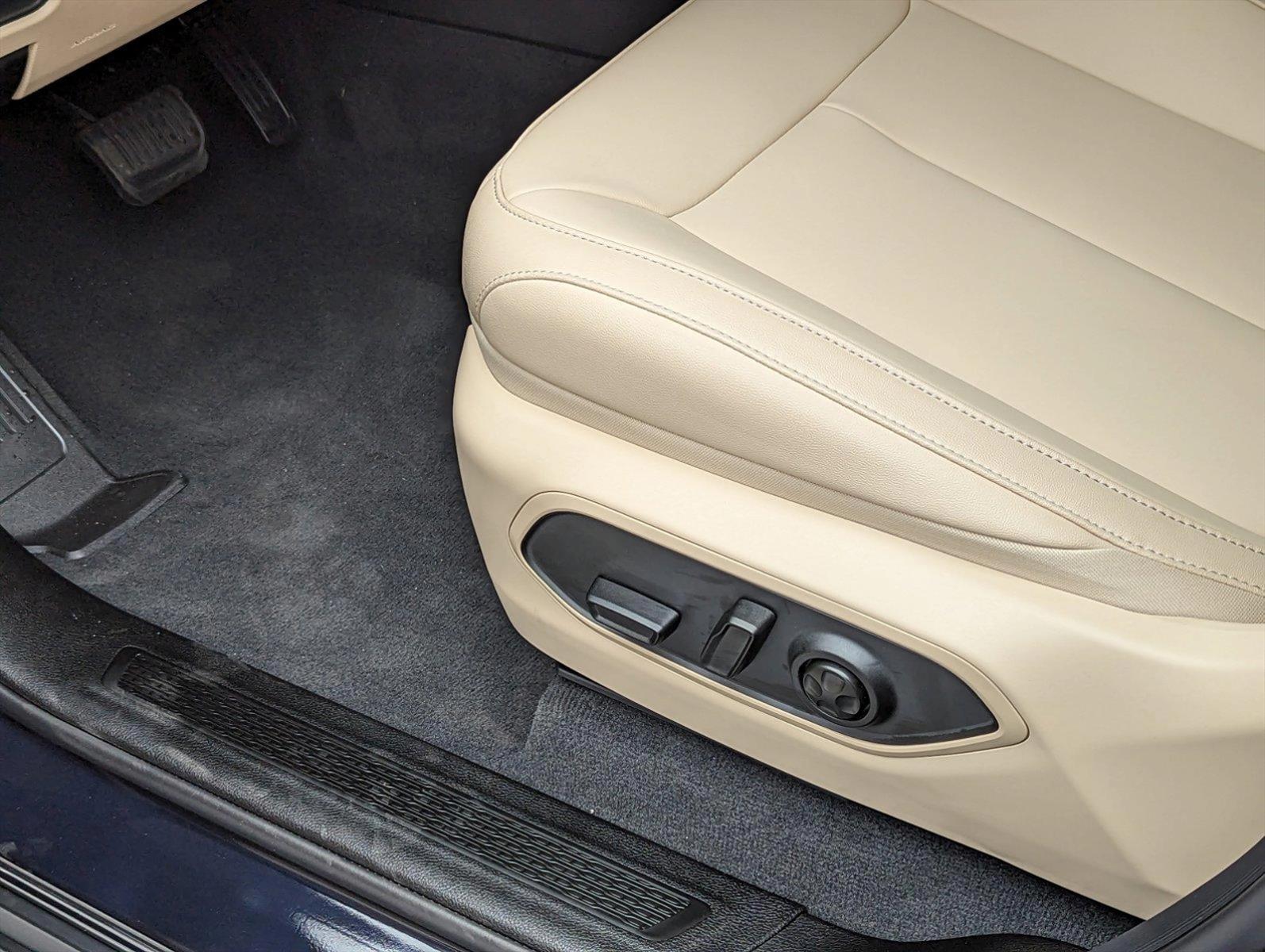 2023 Jeep Cherokee Base photo 4