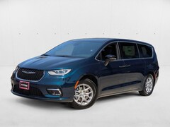 2025 Chrysler Pacifica Select Mini-van Passenger