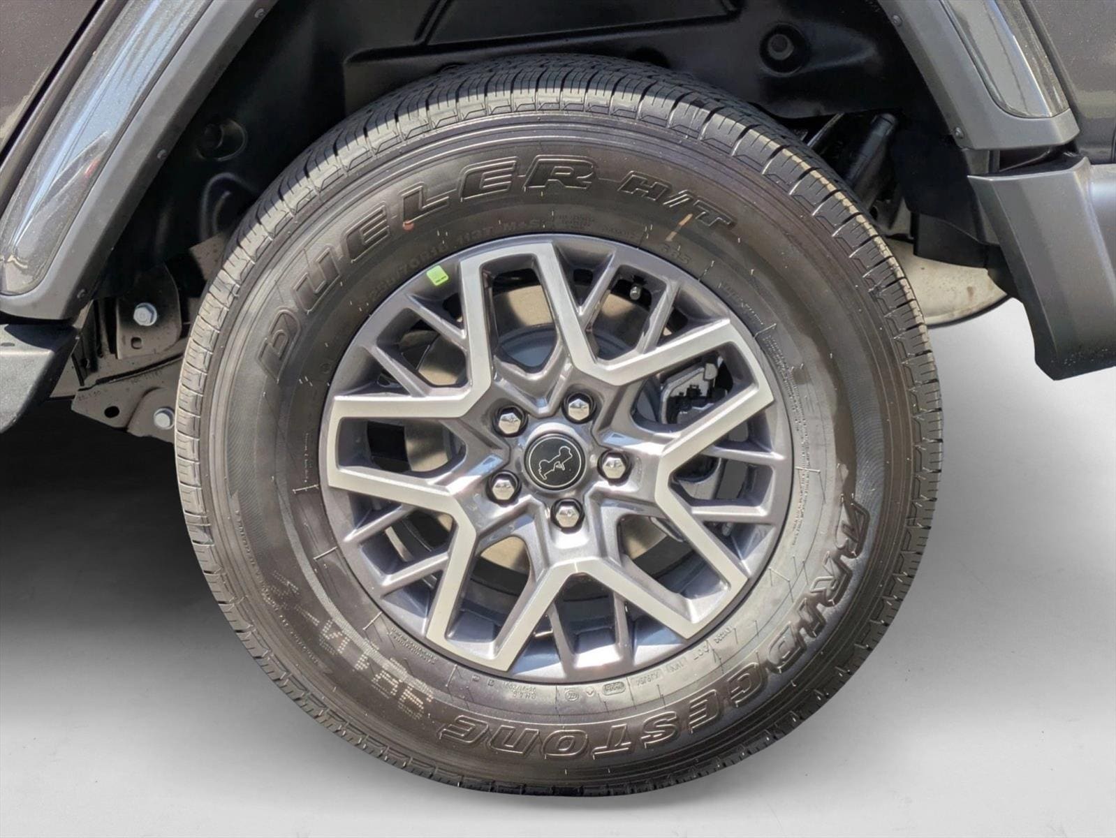 2025 Jeep Wrangler 4-Door Sahara - Photo 9