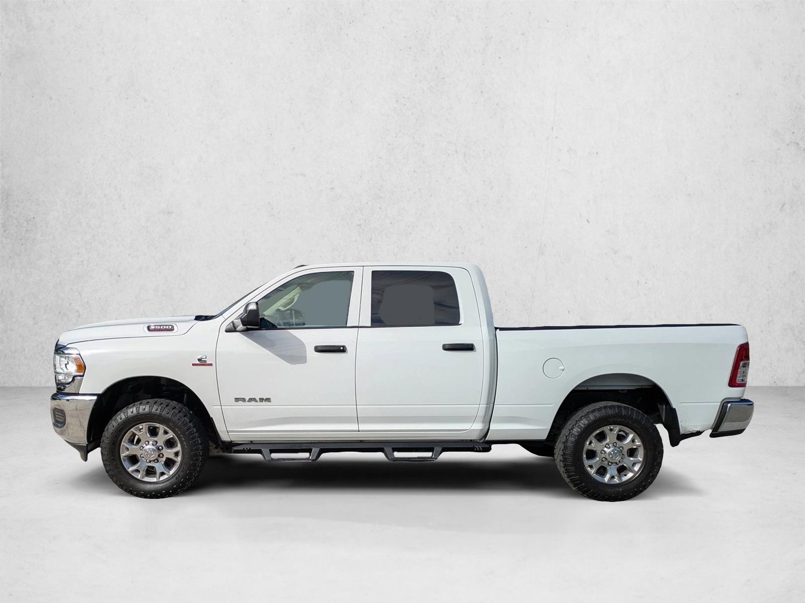2020 Ram 3500 Tradesman photo 2
