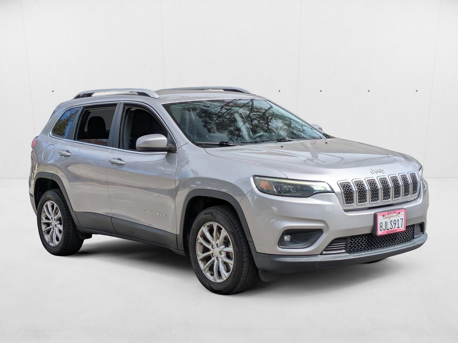 2019 Jeep Cherokee Latitude photo 2