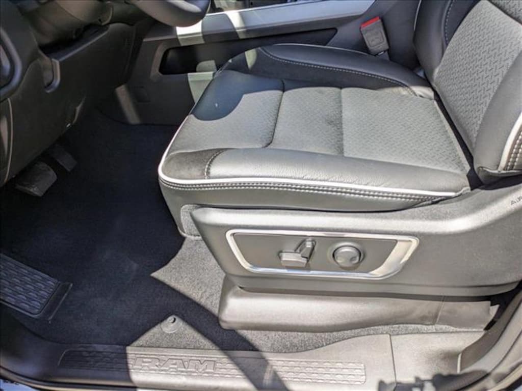 New 2025 Ram 1500 Laramie Truck Crew Cab