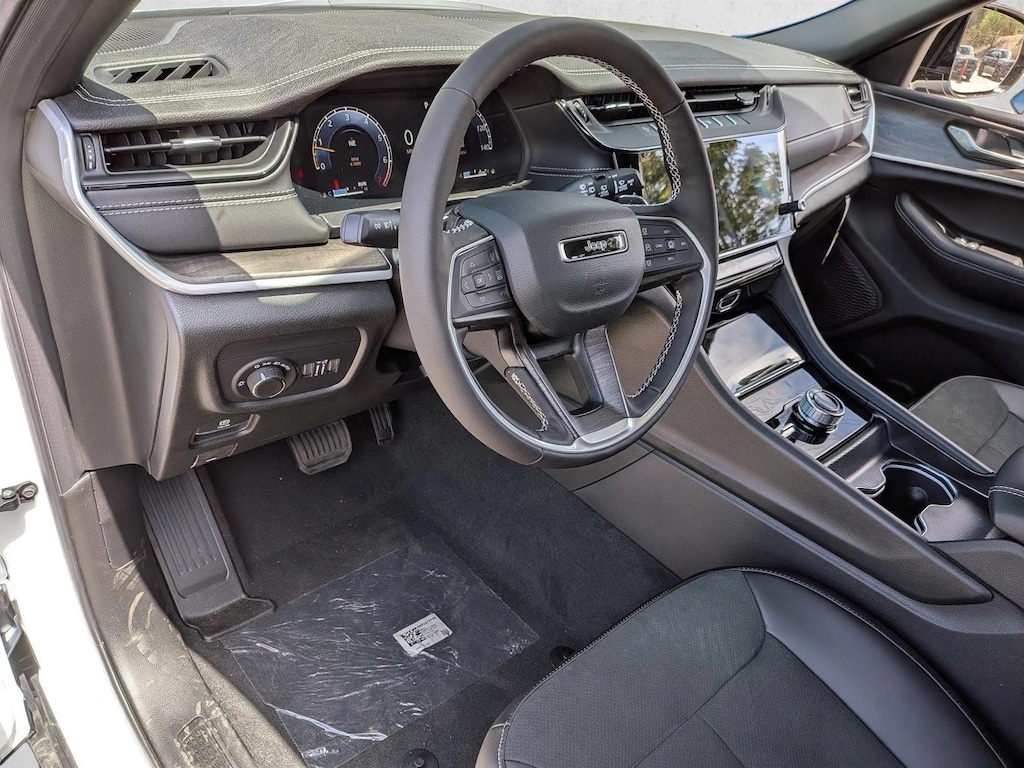 New 2026 Jeep Grand Cherokee L Laredo Altitude SUV