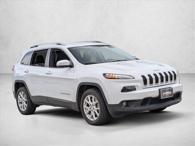 2018 Jeep Cherokee Latitude Plus FWD photo 4