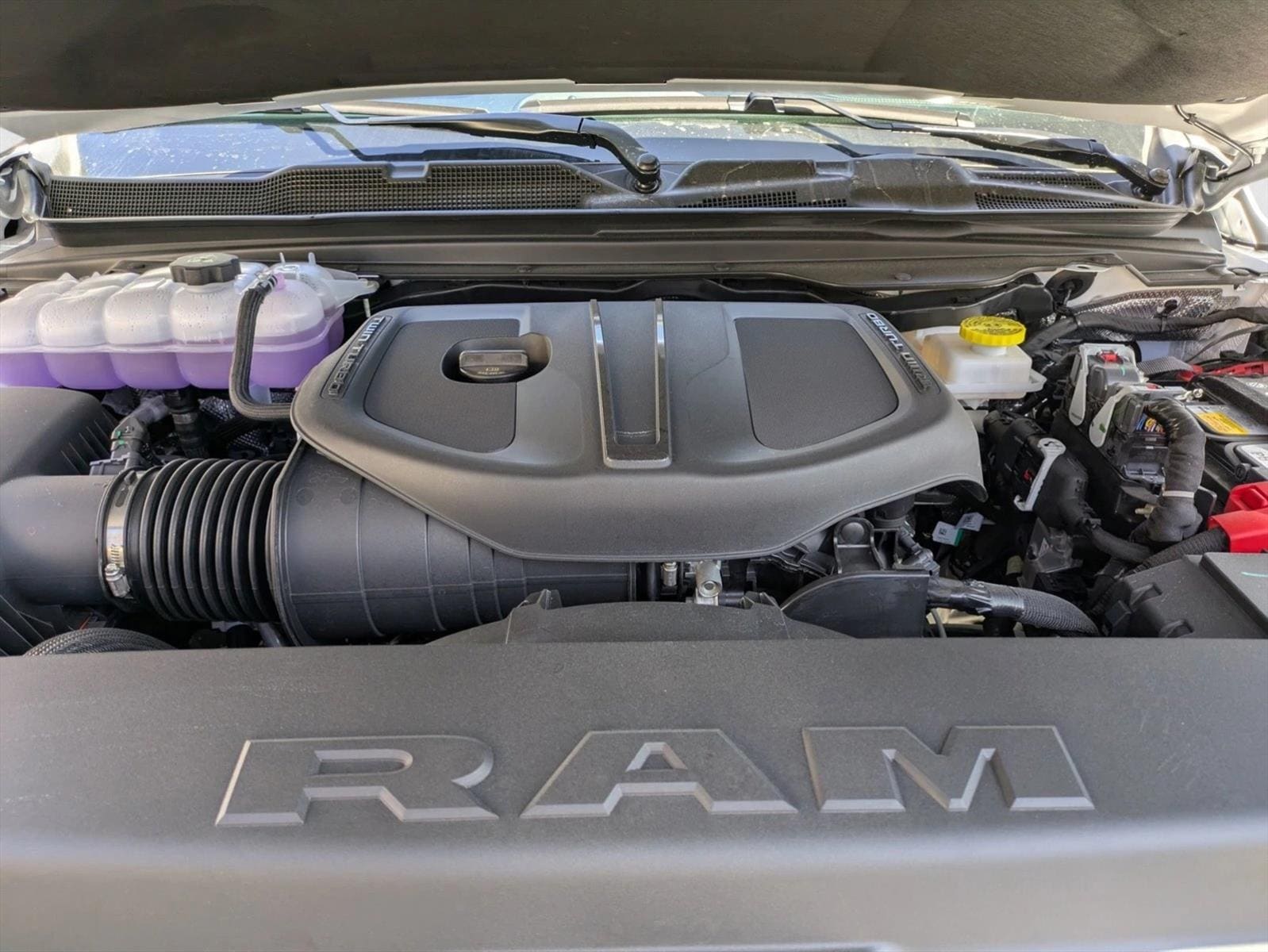 2025 RAM 1500 Laramie - Photo 15