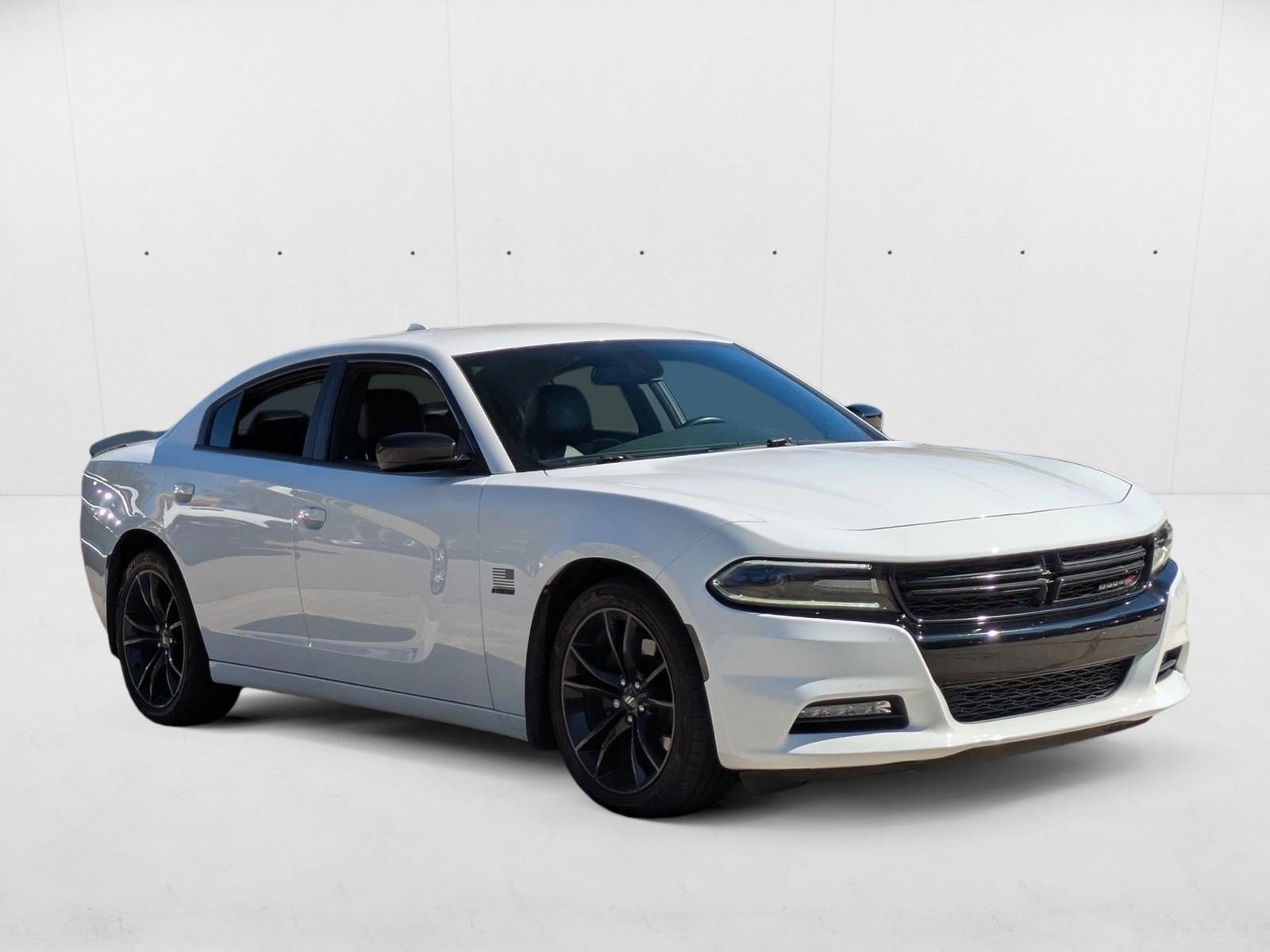 2018 Dodge Charger R/T photo 3