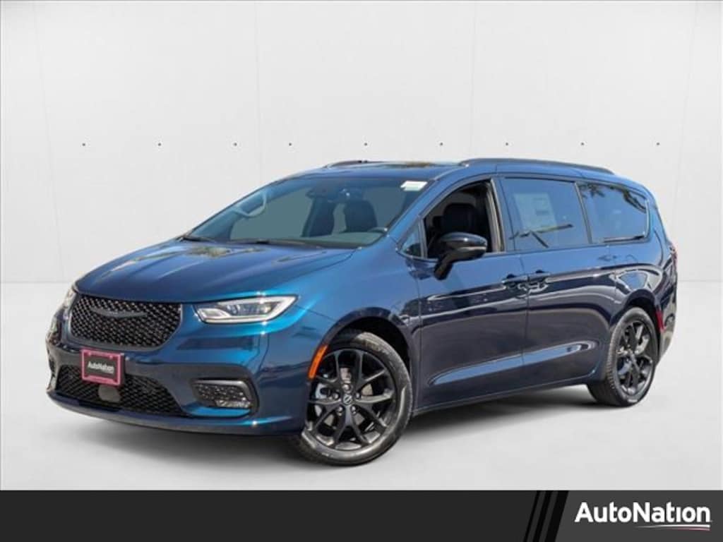 New 2025 Chrysler Pacifica Limited Van Passenger Van