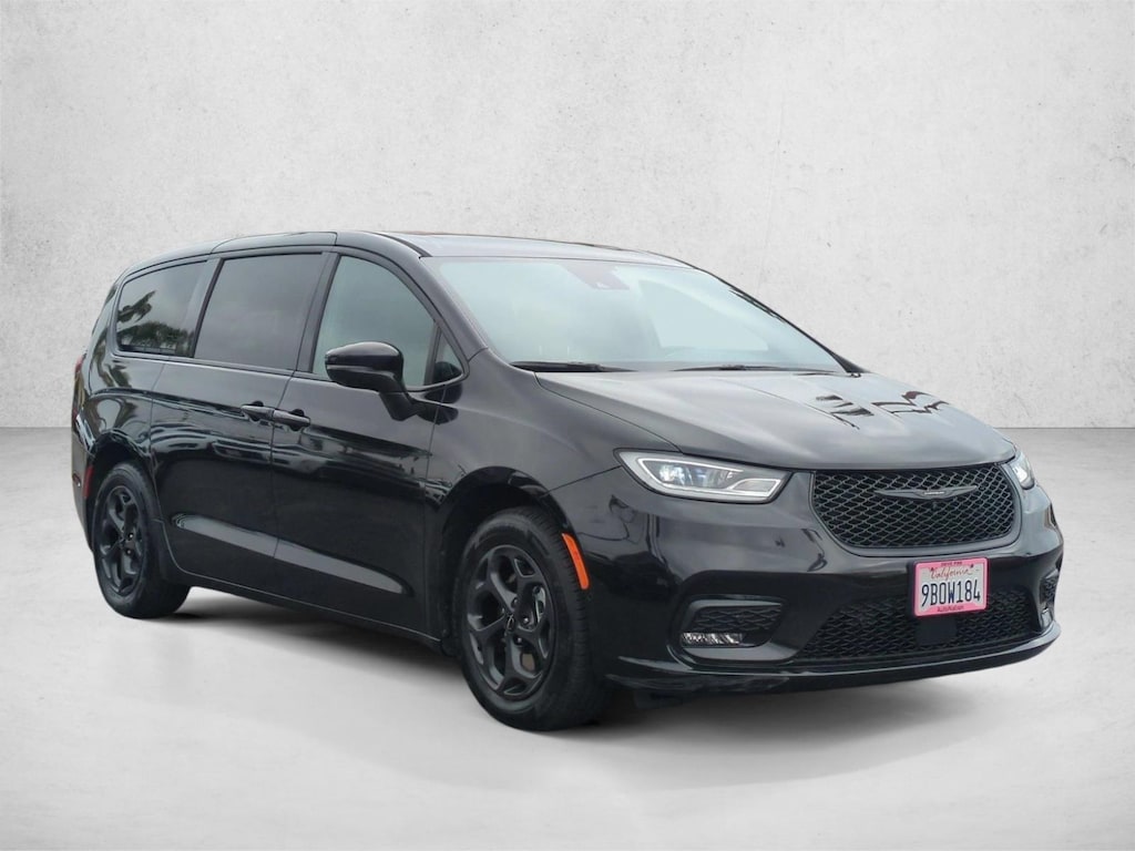 Used 2022 Chrysler Pacifica Hybrid Limited Van Passenger Van