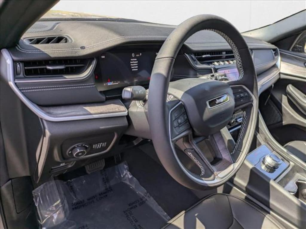 New 2025 Jeep Grand Cherokee Limited Sport Utility