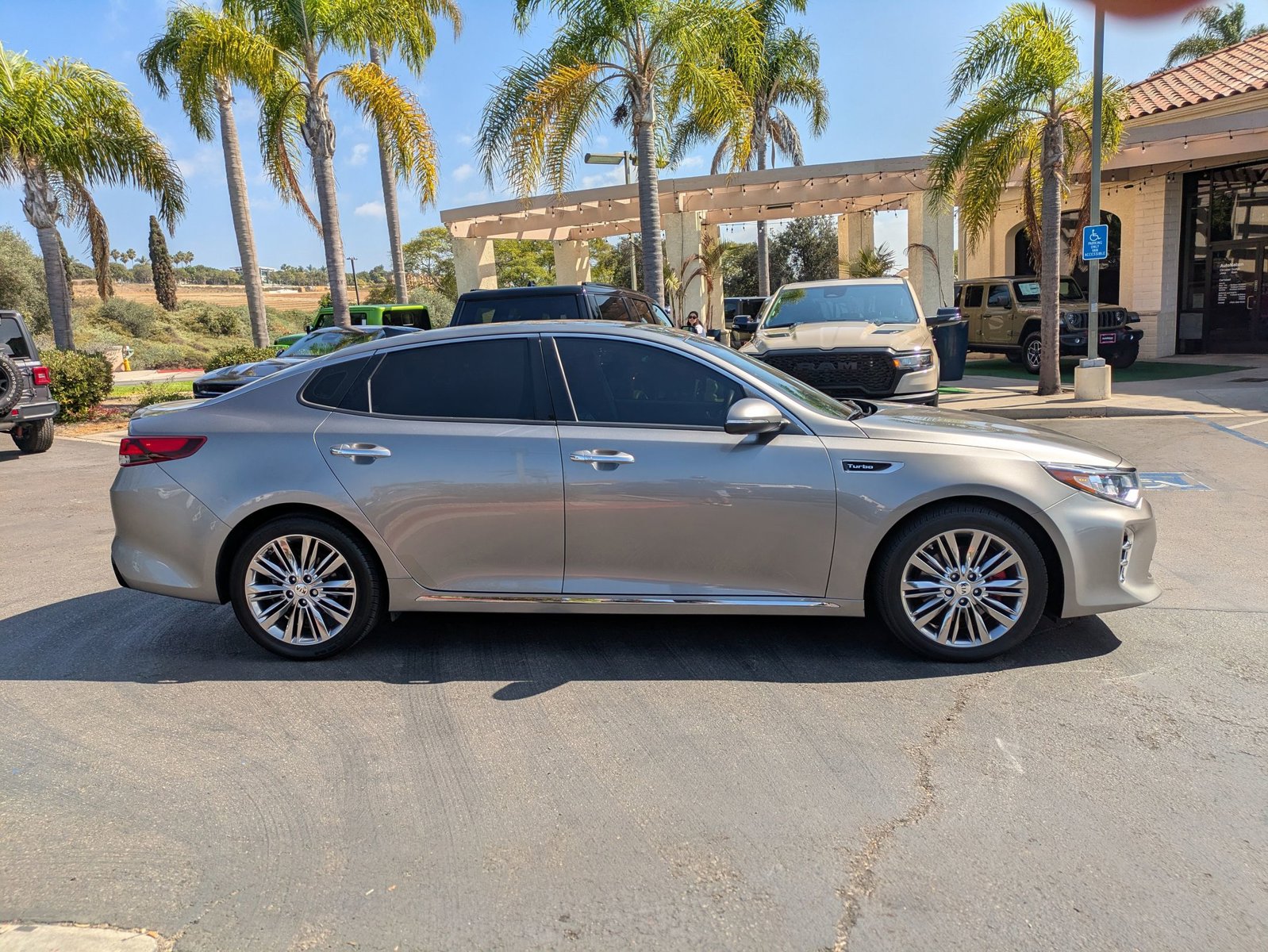 2017 Kia Optima Turbo photo 4