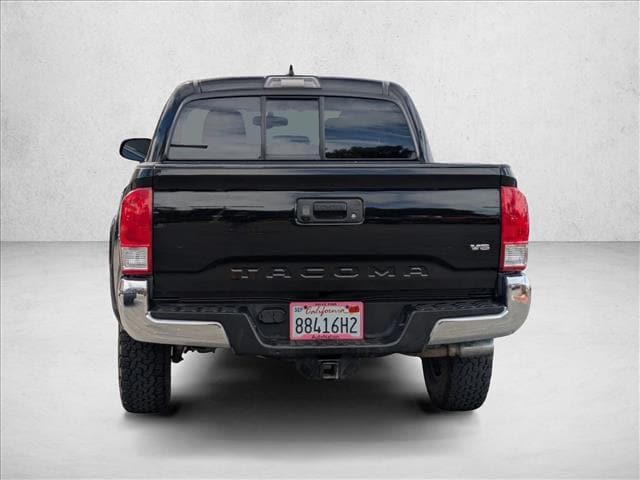 2017 Toyota Tacoma SR5 V6 photo 6