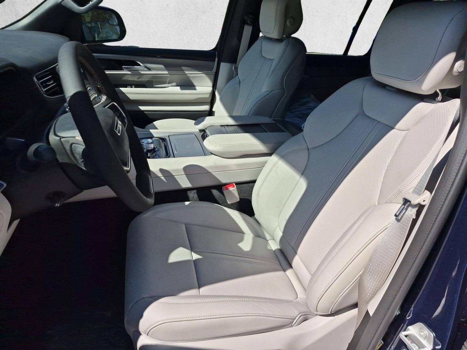 New 2026 Jeep Grand Wagoneer Limited Altitude Sport Utility