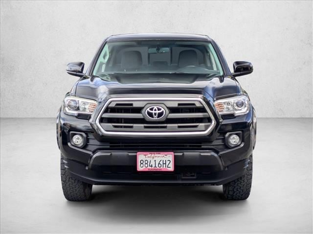 2017 Toyota Tacoma SR5 V6 photo 2