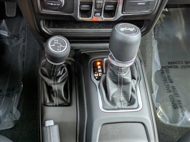 2025 Jeep Wrangler 4-Door Sahara - Photo 11