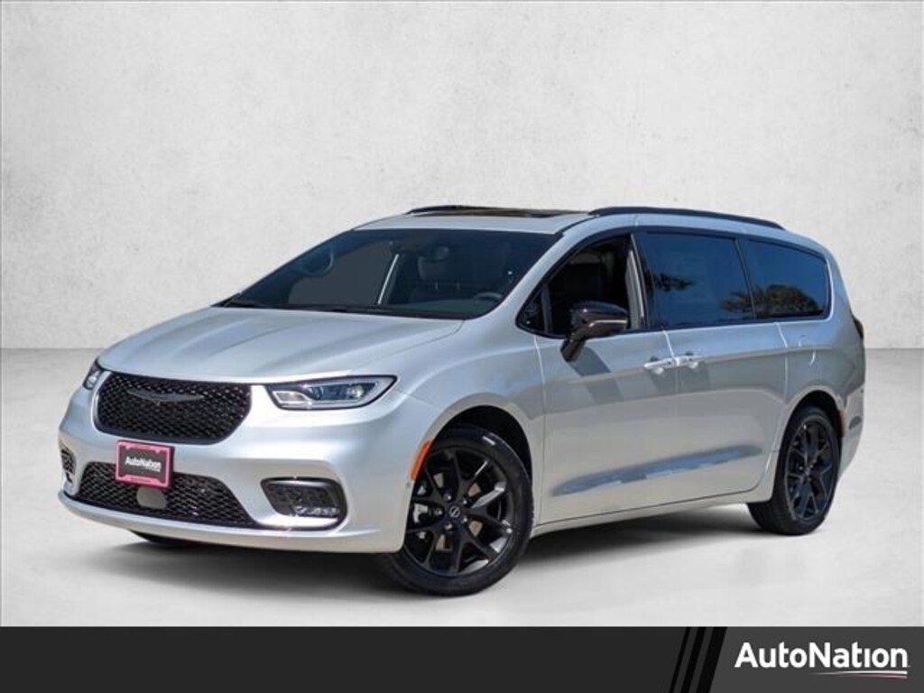 New 2026 Chrysler Pacifica Limited Van Passenger Van