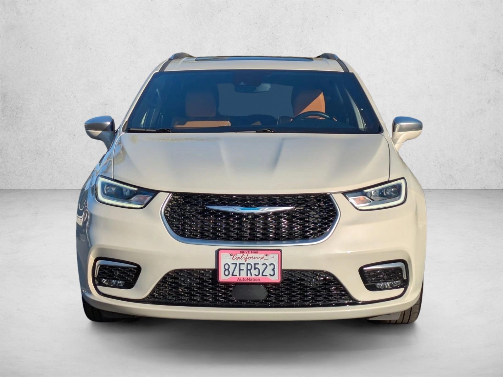 2021 Chrysler Pacifica Hybrid Pinnacle photo 2