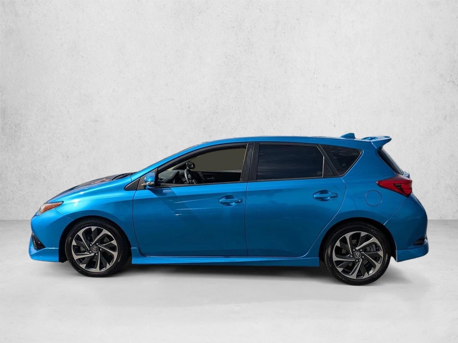 2017 Toyota Corolla iM Base photo 4