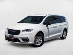 2025 Chrysler Pacifica Select Mini-van Passenger