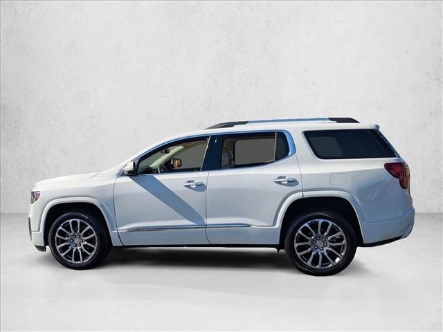 2023 GMC Acadia Denali photo 3