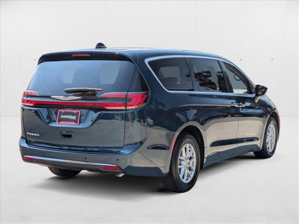 New 2025 Chrysler Pacifica Select Van Passenger Van