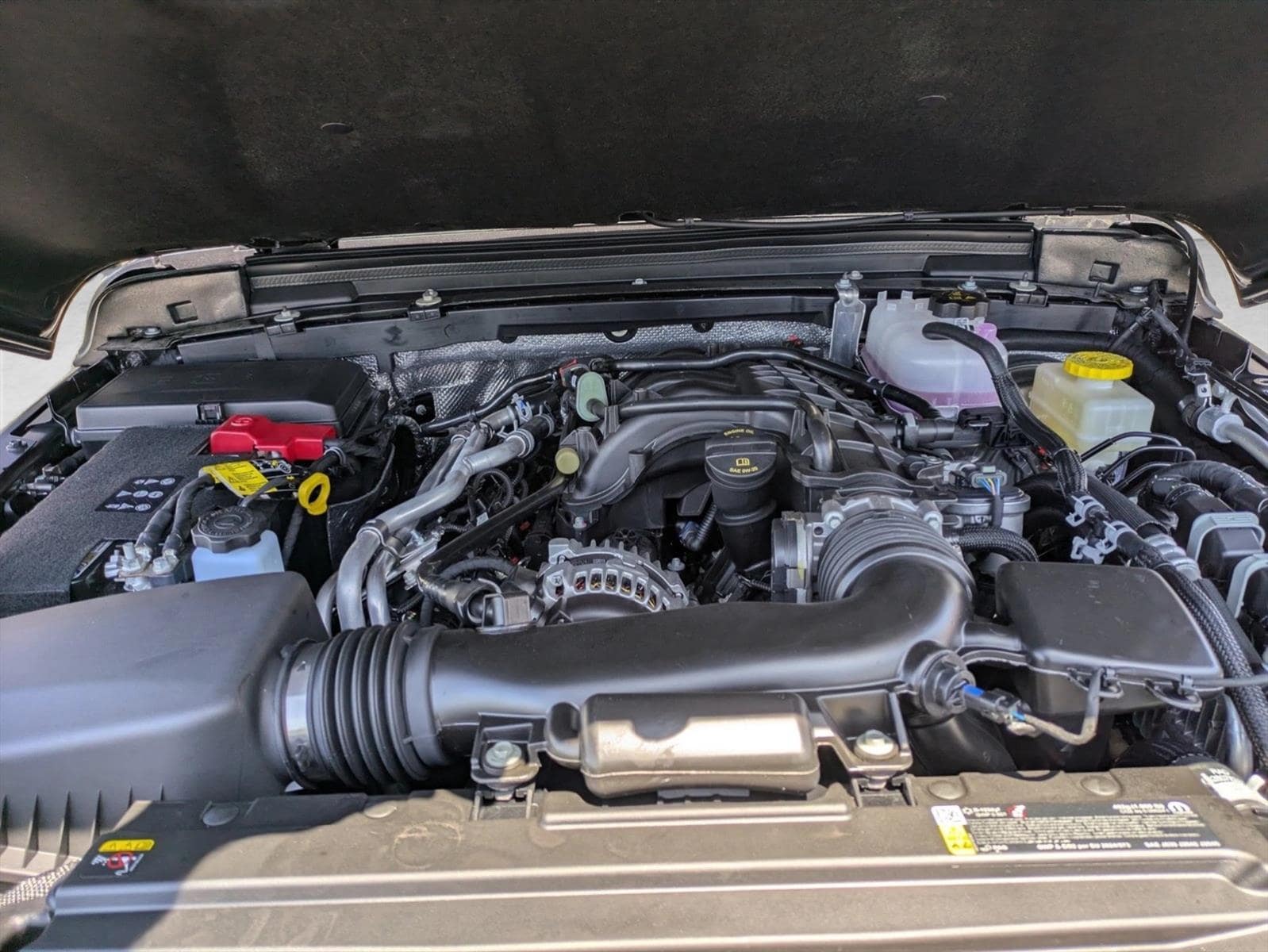 2025 Jeep Wrangler 4-Door Sahara - Photo 16