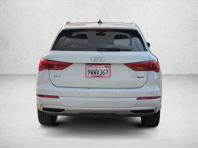 2022 Audi Q3 40 Premium photo 2