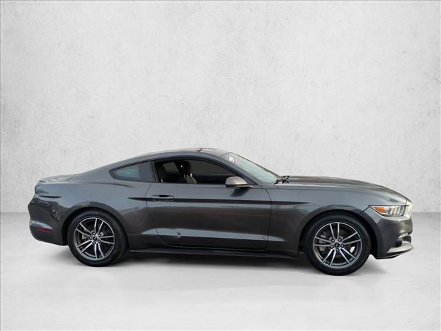 2017 Ford Mustang EcoBoost photo 4