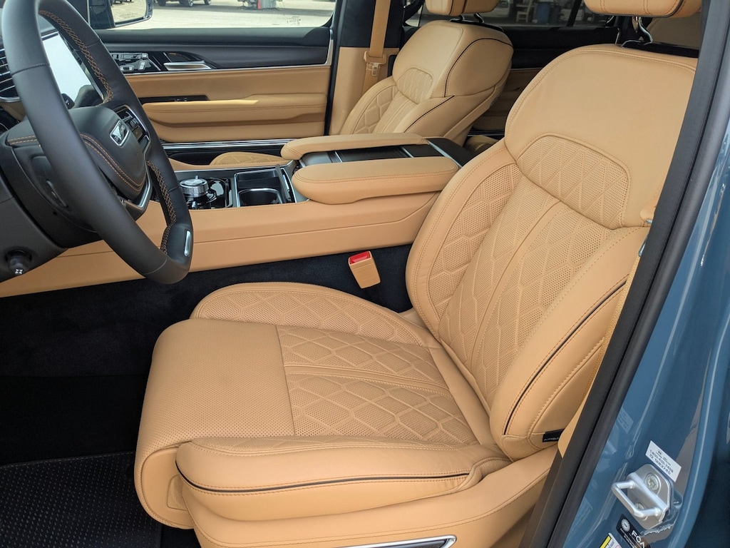 New 2026 Jeep Grand Wagoneer L Summit Reserve SUV