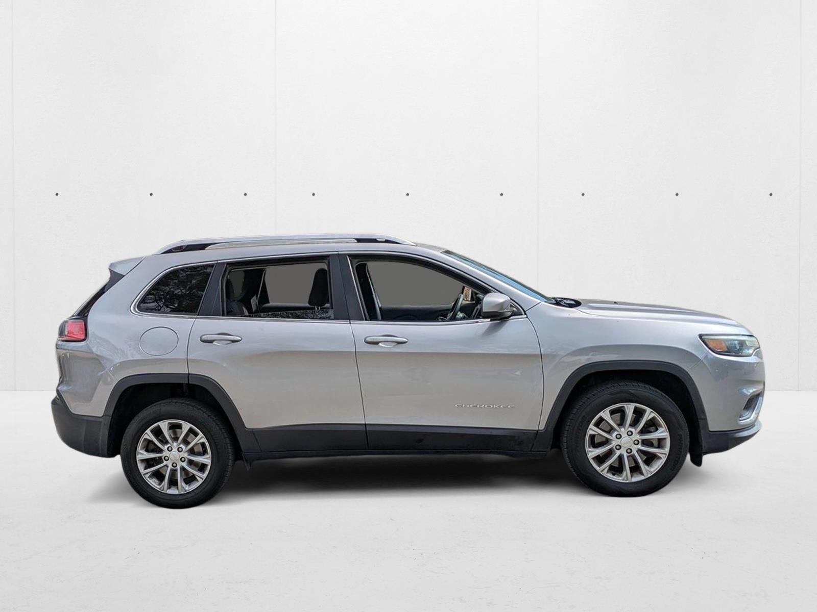 2019 Jeep Cherokee Latitude photo 3